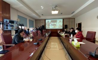 学校召开视频会议检查线上教学开展情况，部署下阶段迎评促建工作