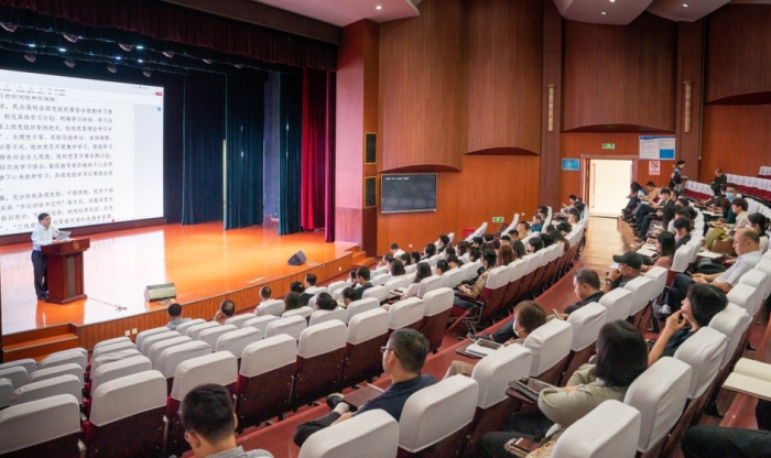 学校召开学习贯彻习近平新时代中国特色社会主义思想主题教育工作会议