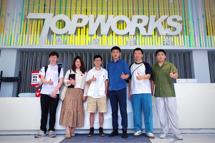 携手业界共谱影视教育新篇章，深化“应用型教师团队培养”