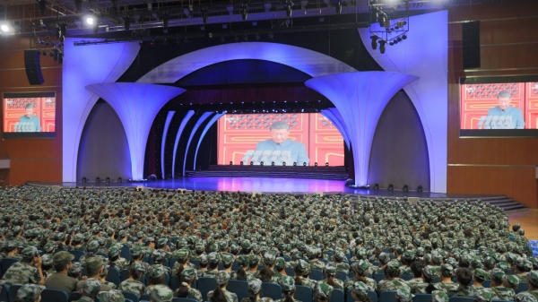 四川传媒学院师生观看纪念中国人民抗日战争暨世界反法西斯战争胜利80周年大会直播畅谈体会