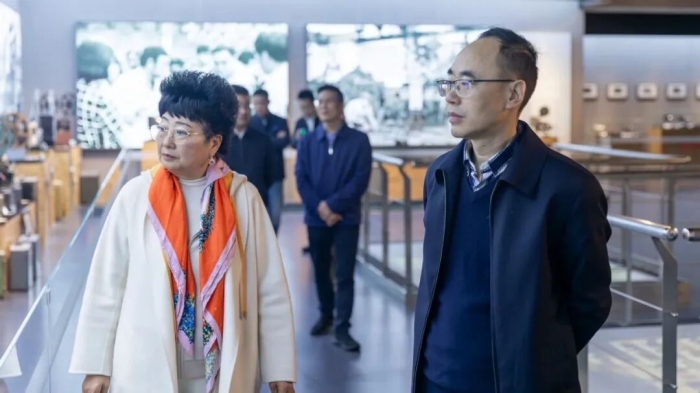 四川省教育厅副厅长丁念友一行莅临四川传媒学院调研指导工作